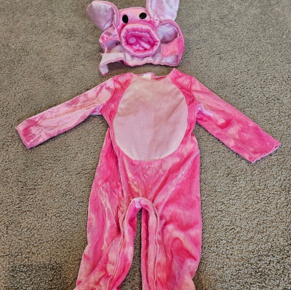 Adorable Piggly Wiggly Halloween Costume.  Size 6 - 12 months
